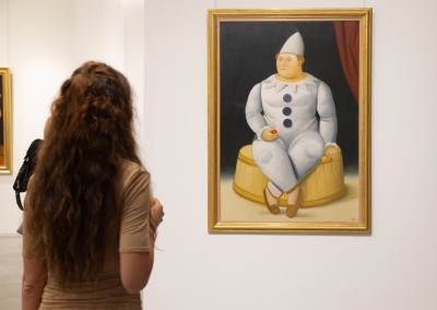Botero, Larger-than-life